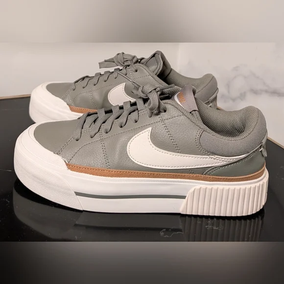 Nike Wmns Court Legacy Lift 'Light Army’ Sneakers Size 8 MSRP $95 - Picture 5 of 10